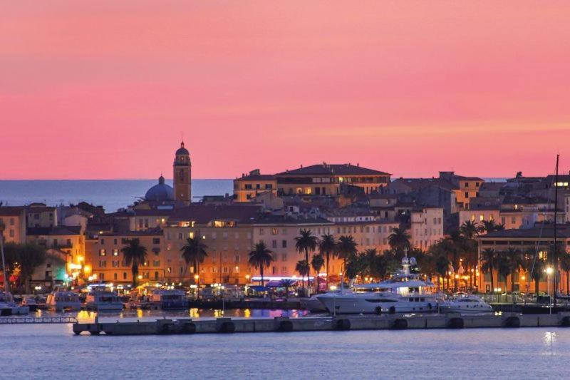 Magnifique F2 Neuf calme avec parking, 5 mins de la plage et 15 mins du centre ville Ajaccio  Extérieur photo